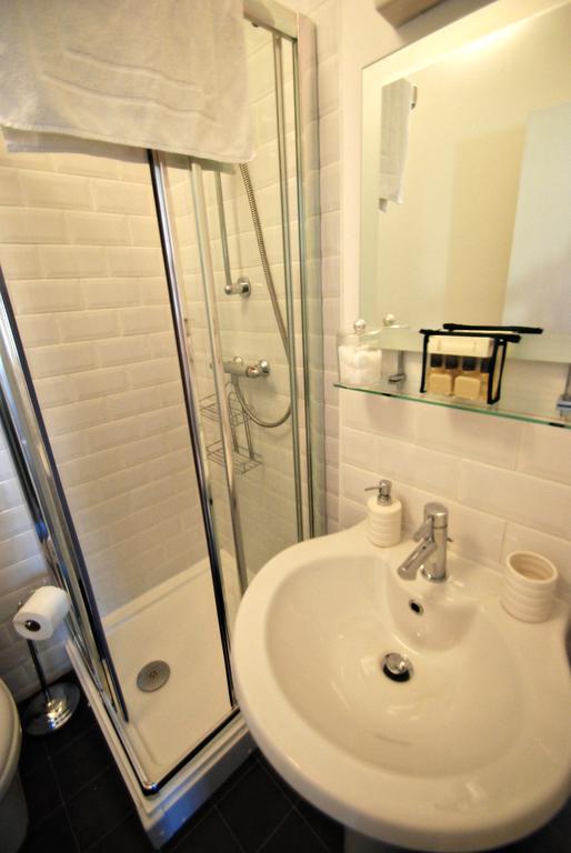 Southern Breeze Lodge - Adults Only Борнмът Стая снимка
